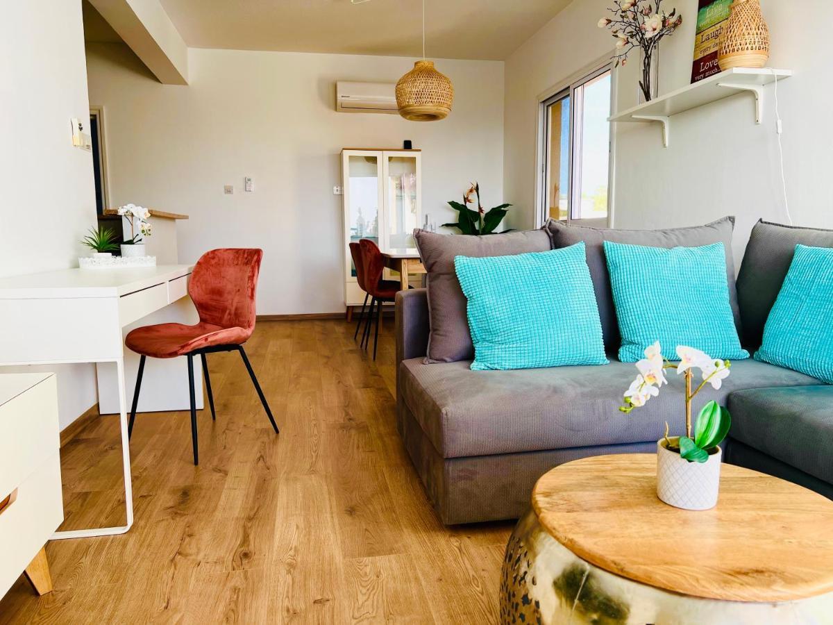 Ocean Sunset Apartment Paphos ภายนอก รูปภาพ