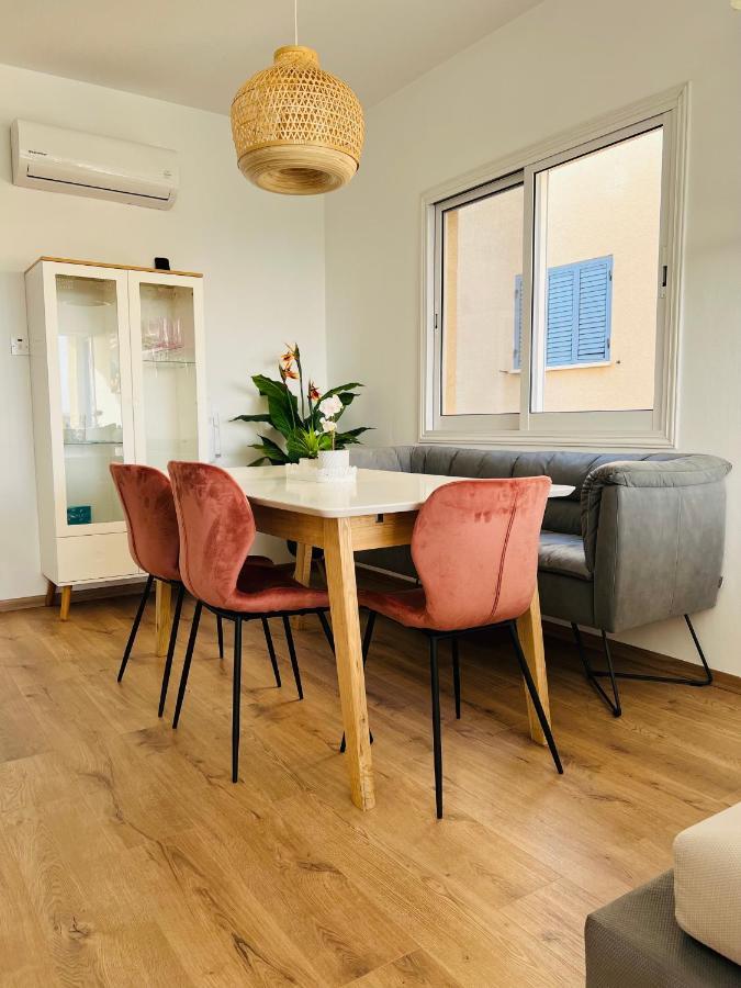 Ocean Sunset Apartment Paphos ภายนอก รูปภาพ