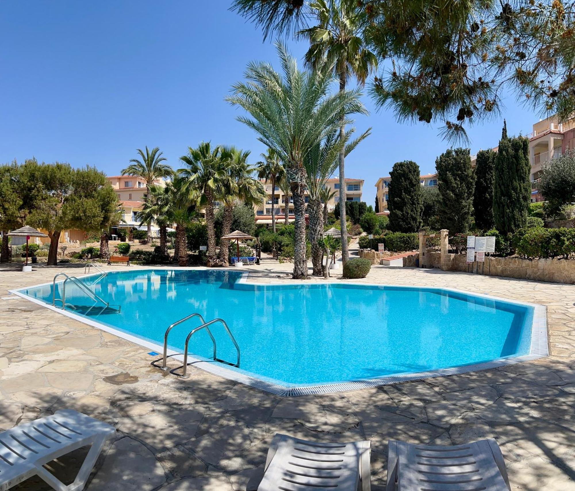 Ocean Sunset Apartment Paphos ภายนอก รูปภาพ